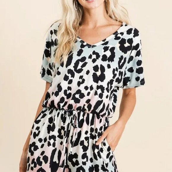 BiBi Gradation Leopard Soft Knit V-neck Romper - Picture 2 of 12